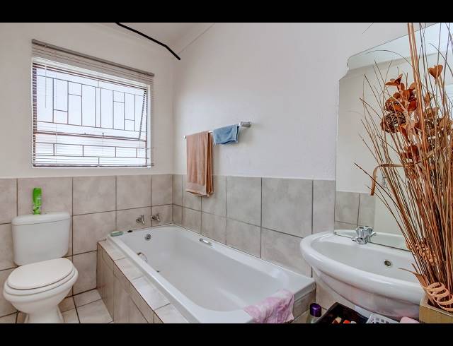 3 BEDROOM FREEHOLD TO LET IN COSMO CITY